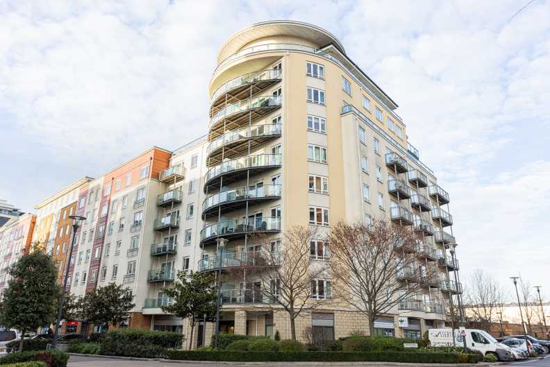 3 bedrooms apartments/flats to sale in Boulevard Drive, Beaufort Park, Colindale-image 43