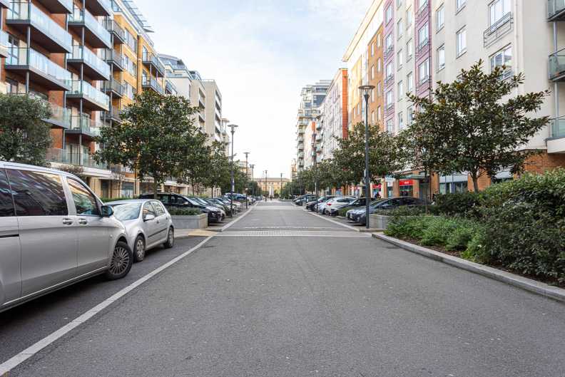 3 bedrooms apartments/flats to sale in Boulevard Drive, Beaufort Park, Colindale-image 41