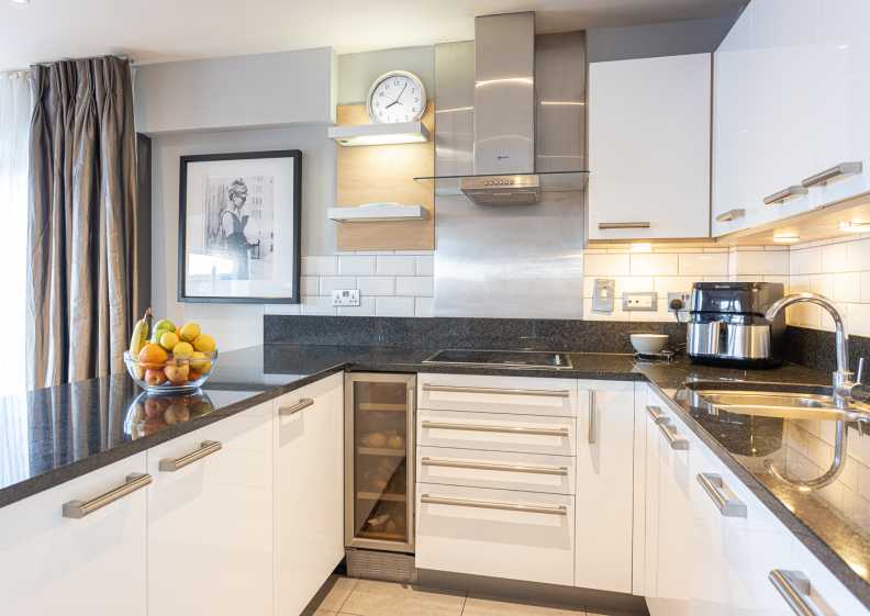 3 bedrooms apartments/flats to sale in Boulevard Drive, Beaufort Park, Colindale-image 23