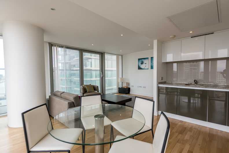 2 bedrooms apartments/flats to sale in Marsh Wall, Canary Wharf-image 4