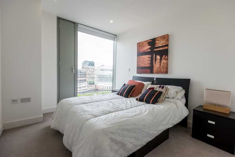 2 bedrooms apartments/flats to sale in Marsh Wall, Canary Wharf-image 9