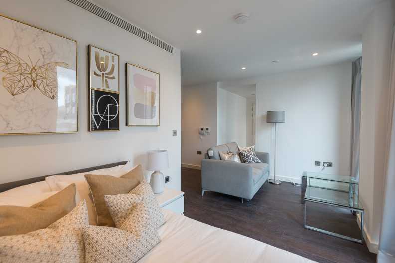 1 bedroom apartments/flats to sale in Royal Mint Street, Tower Hill, London-image 3