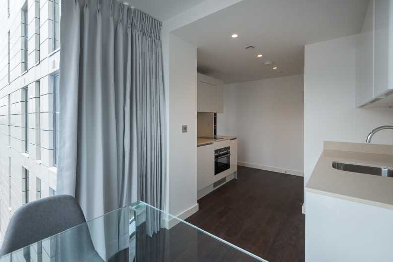 1 bedroom apartments/flats to sale in Royal Mint Street, Tower Hill, London-image 8