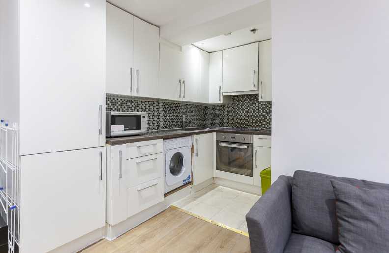 3 bedrooms apartments/flats to sale in Park West, Edgware Road, London-image 7