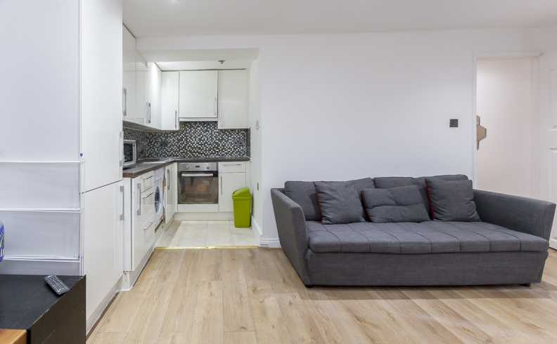 3 bedrooms apartments/flats to sale in Park West, Edgware Road, London-image 4