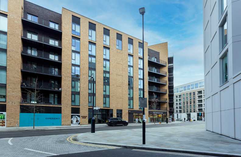 1 bedroom apartments/flats to sale in Rope Terrace, Royal Docks, London-image 1