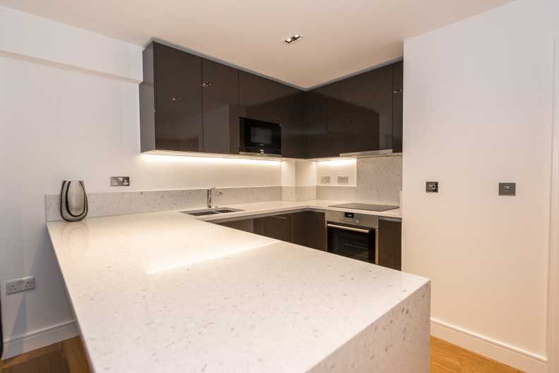 1 bedroom apartments/flats to sale in Dickens Yard, Longfield Avenue, Ealing-image 6
