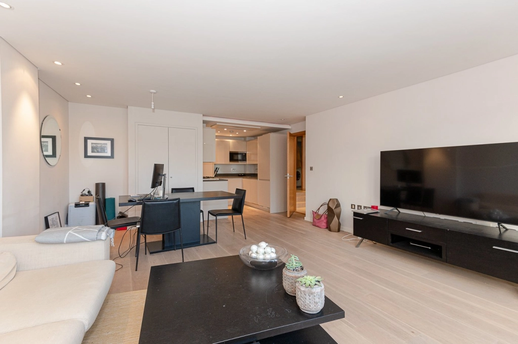 1 bedroom apartments/flats for sale in Kensington Church Street, Kensington - W8 view 9