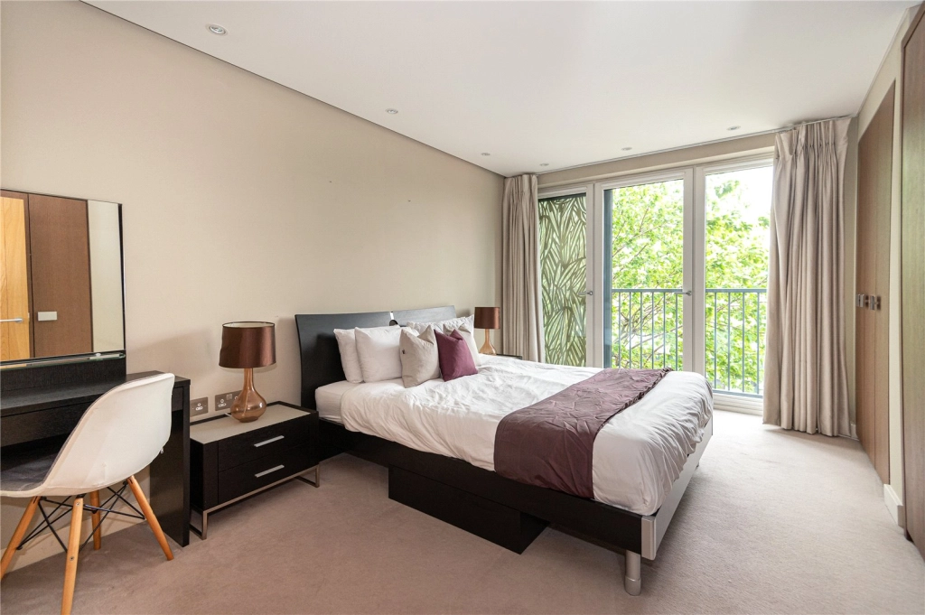 1 bedroom apartments/flats for sale in Kensington Church Street, Kensington - W8 view 4