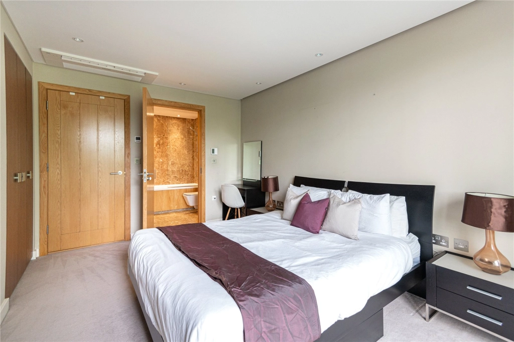 1 bedroom apartments/flats for sale in Kensington Church Street, Kensington - W8 view 10