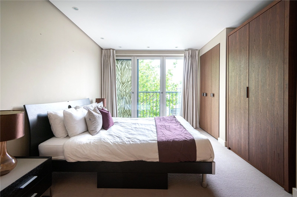 1 bedroom apartments/flats for sale in Kensington Church Street, Kensington - W8 view 11