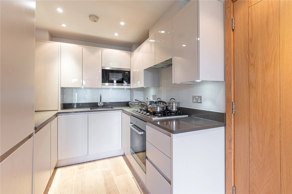1 bedroom apartments/flats for sale in Kensington Church Street, Kensington - W8 view 3
