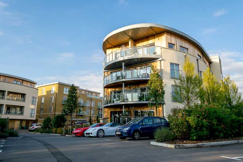 1 bedroom apartments/flats to sale in Blagrove Road, Teddington-image 1