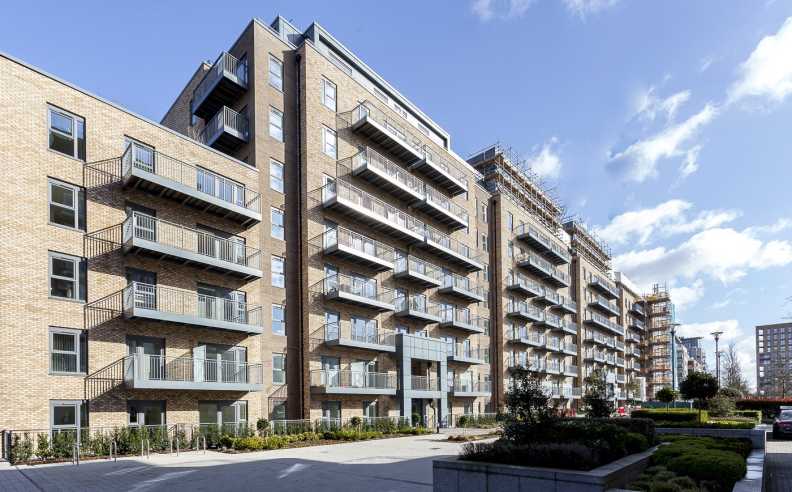 2 bedrooms apartments/flats for sale in Beaufort Square, Colindale - NW9 view 5