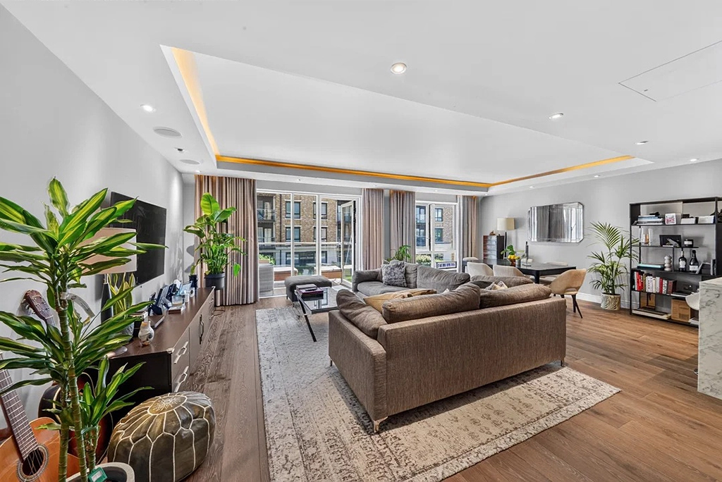 2 bedrooms apartments/flats for sale in Chancellors Road, Fulham - W6 view 2