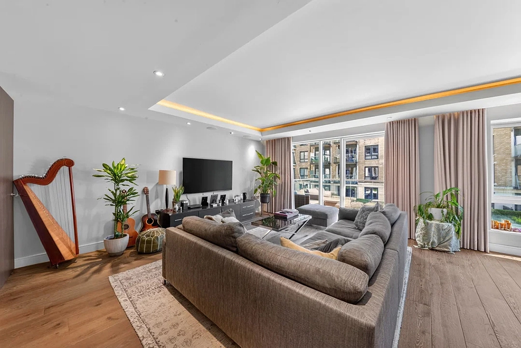 2 bedrooms apartments/flats for sale in Chancellors Road, Fulham - W6 view 9