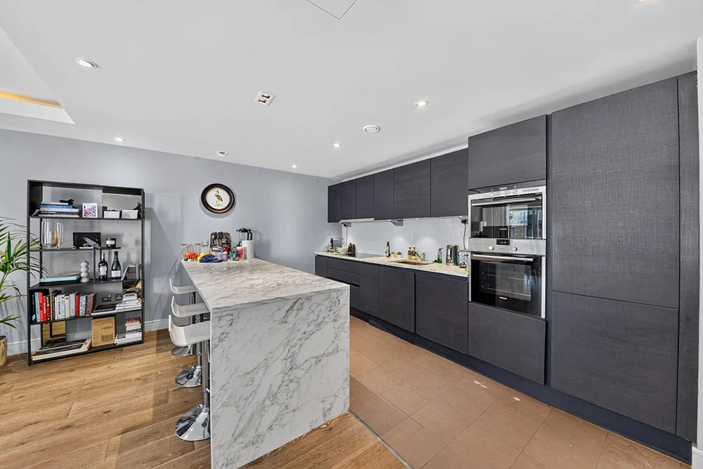 2 bedrooms apartments/flats for sale in Chancellors Road, Fulham - W6 view 3