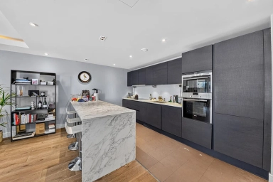 Chancellors Road, Fulham - W6 view 3