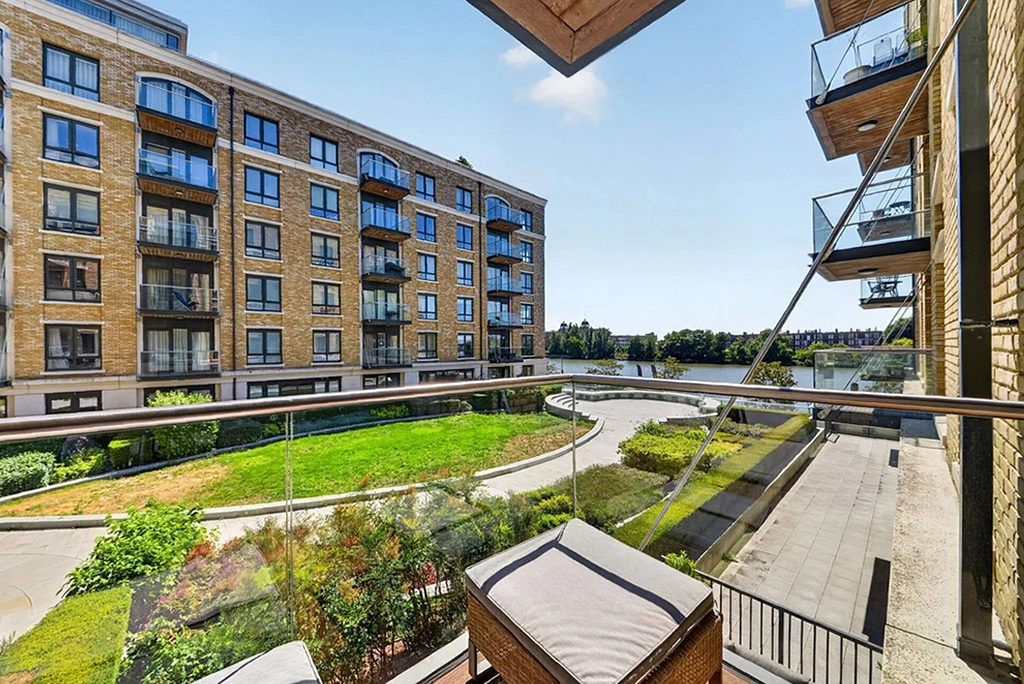 2 bedrooms apartments/flats for sale in Chancellors Road, Fulham - W6 view 7