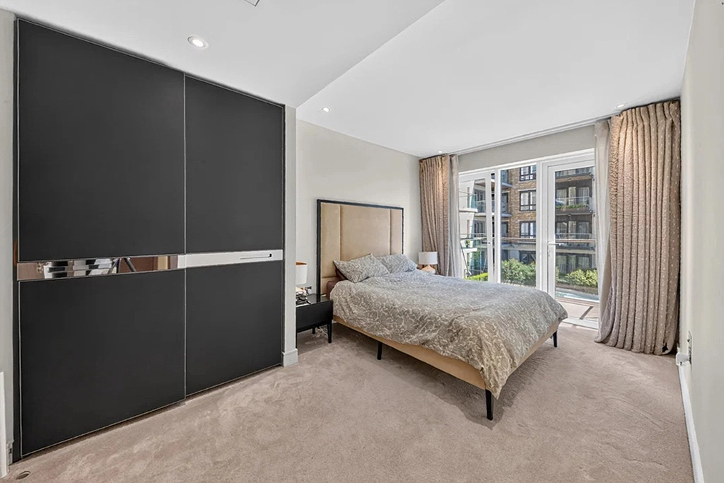 2 bedrooms apartments/flats for sale in Chancellors Road, Fulham - W6 view 4