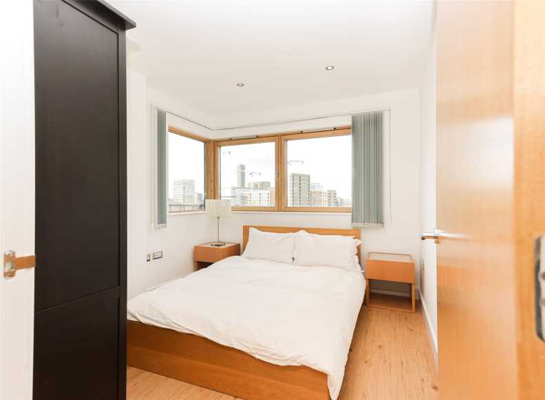 3 bedrooms apartments/flats for sale in Heritage Avenue, Beaufort Park, Colindale - NW9 view 8