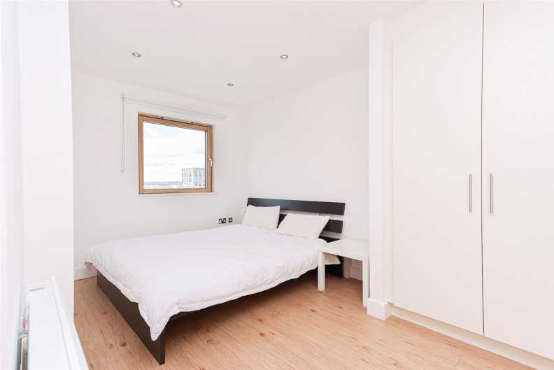 3 bedrooms apartments/flats to sale in Heritage Avenue, Beaufort Park, Colindale-image 18