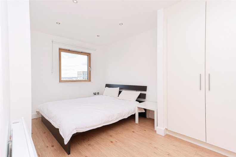 3 bedrooms apartments/flats for sale in Heritage Avenue, Beaufort Park, Colindale - NW9 view 18