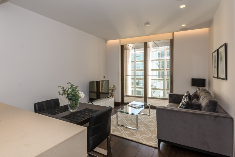 1 bedroom apartments/flats to sale in Kings Gate Walk, Belgravia-image 3