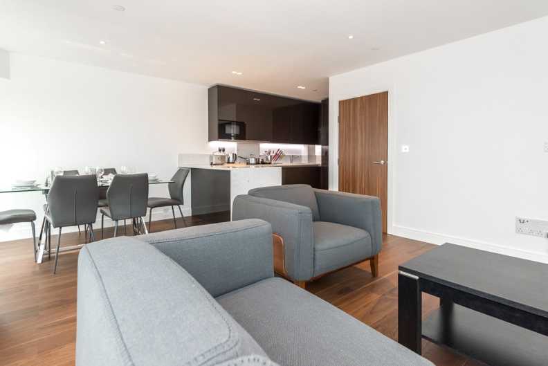 2 bedrooms apartments/flats to sale in Longfield Avenue, Dickens Yard, Ealing-image 4