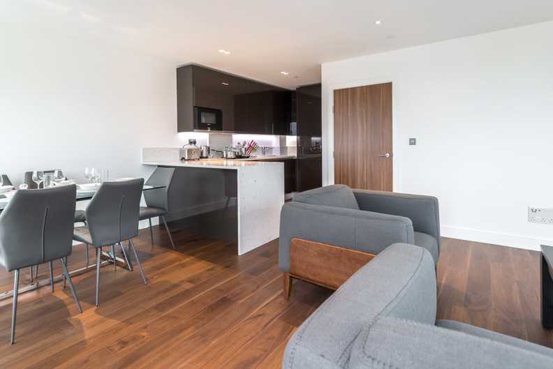 2 bedrooms apartments/flats to sale in Longfield Avenue, Dickens Yard, Ealing-image 9