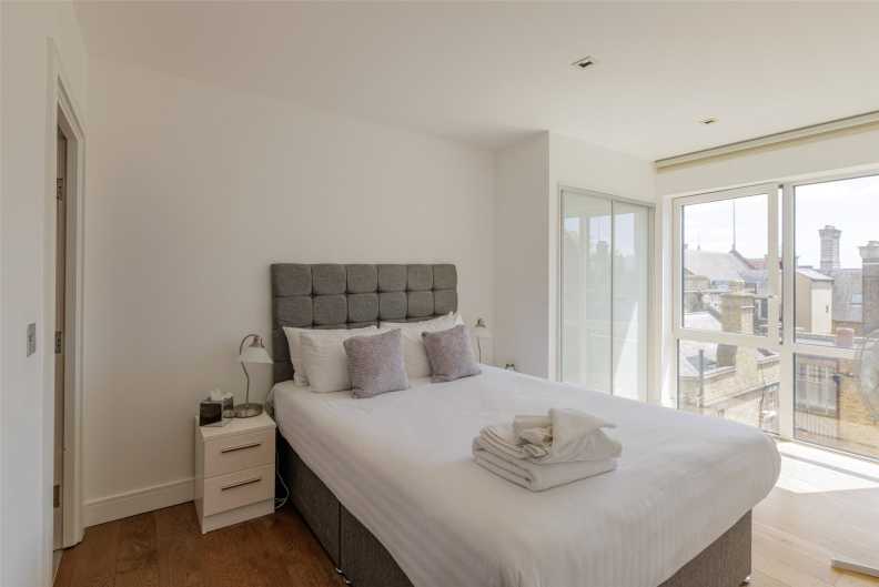 2 bedrooms apartments/flats to sale in Longfield Avenue, Dickens Yard, Ealing-image 5