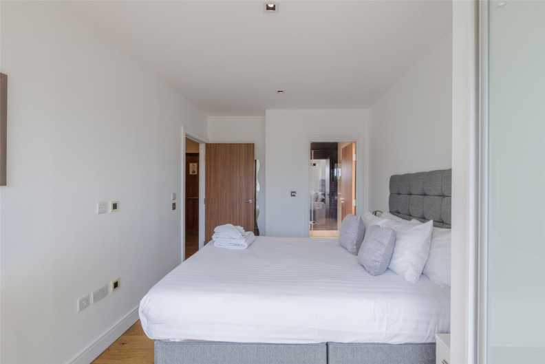 2 bedrooms apartments/flats to sale in Longfield Avenue, Dickens Yard, Ealing-image 12