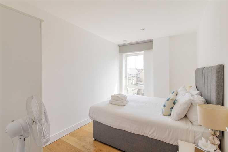 2 bedrooms apartments/flats to sale in Longfield Avenue, Dickens Yard, Ealing-image 6