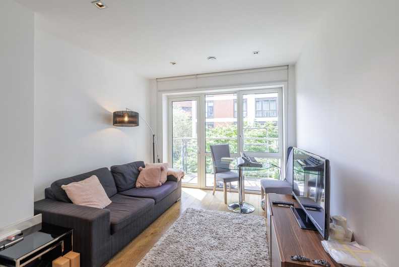 1 bedroom apartments/flats to sale in Dickens Yard, Ealing-image 4