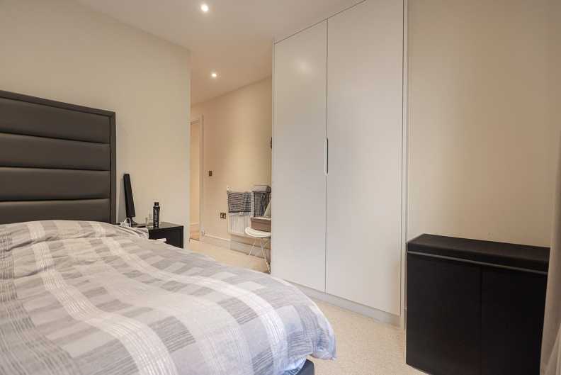 2 bedrooms apartments/flats to sale in St. Annes Street, Canary Wharf-image 12