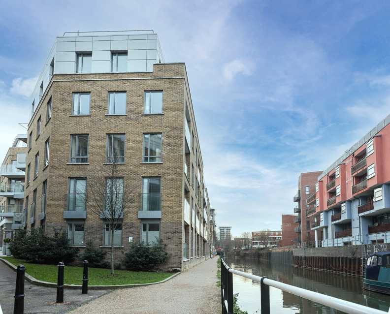 2 bedrooms apartments/flats to sale in St. Annes Street, Canary Wharf-image 1