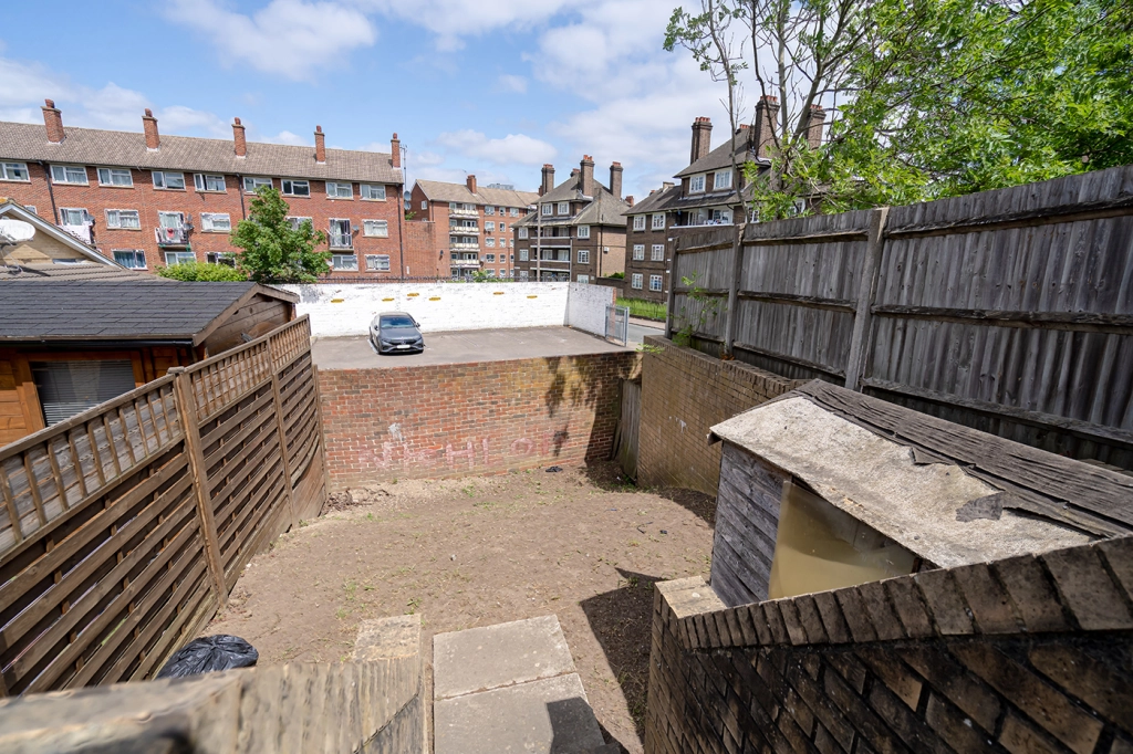 3 bedrooms houses for sale in Willow Lane, Woolwich - SE18 view 12