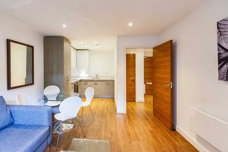 1 bedroom apartments/flats to sale in Bromyard Avenue, Napier West, London-image 2