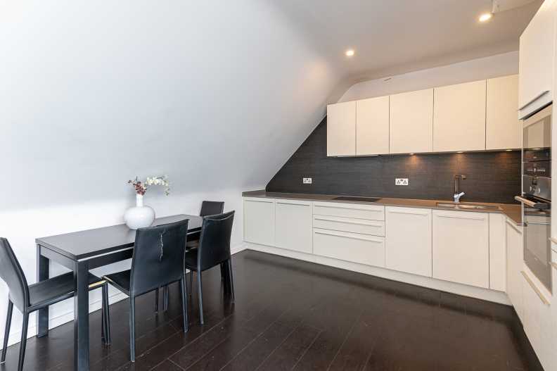 1 bedroom apartments/flats to sale in Drummond Way, Islington, London-image 3