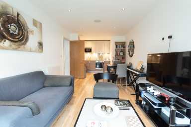 Aerodrome Road, Beaufort Park, Colindale - NW9 view 1