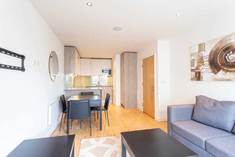 1 bedroom apartments/flats to sale in Heritage Avenue, Beaufort Park, Colindale-image 14
