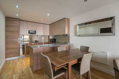 Boulevard Drive, Colindale, London - NW9 view 2