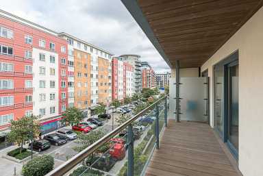 Boulevard Drive, Colindale, London - NW9 view 3