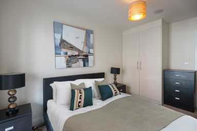 Boulevard Drive, Colindale, London - NW9 view 4