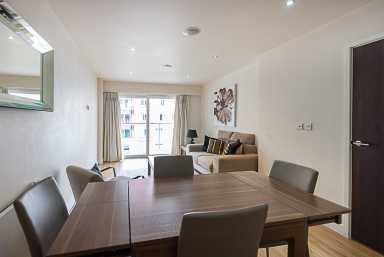 Boulevard Drive, Colindale, London - NW9 view 6