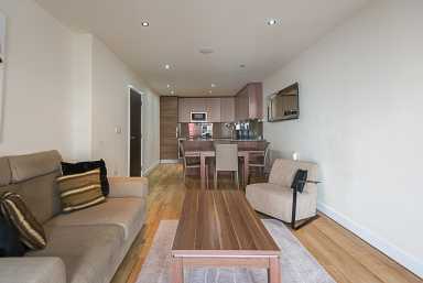 Boulevard Drive, Colindale, London - NW9 view 10