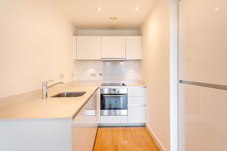 1 bedroom apartments/flats to sale in Goodchild Road, Woodbury Down, London-image 1