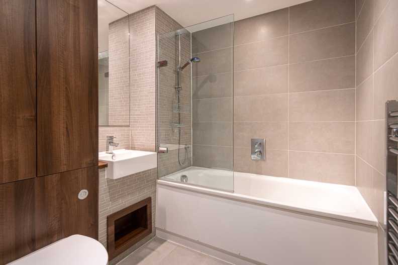 1 bedroom apartments/flats to sale in Goodchild Road, Woodbury Down, London-image 6