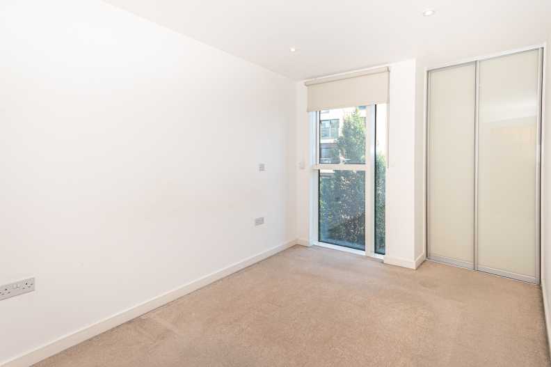 1 bedroom apartments/flats to sale in Goodchild Road, Woodbury Down, London-image 11