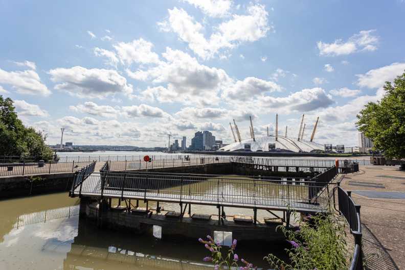1 bedroom apartments/flats to sale in Silvocea Way, Canning Town, London-image 14